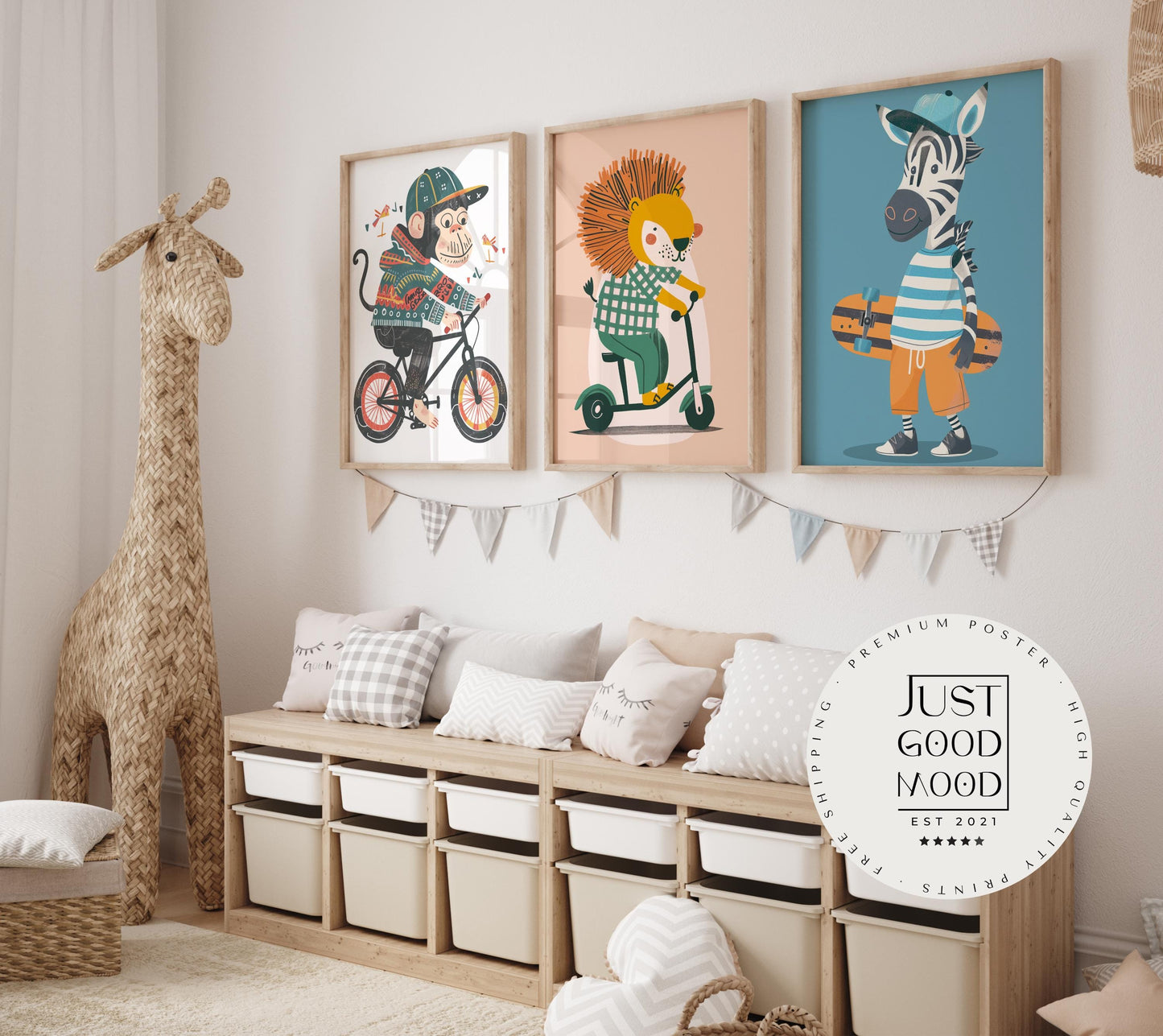 Lustige Tierwelt Poster Kinderzimmer · Geschenkidee für Kinder · Radfahrender Affe · E-Scooter Spaß ·Stylisches Zebra·Deko Print ohne Rahmen